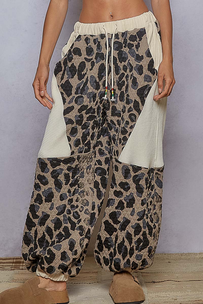 POL Double Gauze Patchwork Quilted Print Knit Pants
