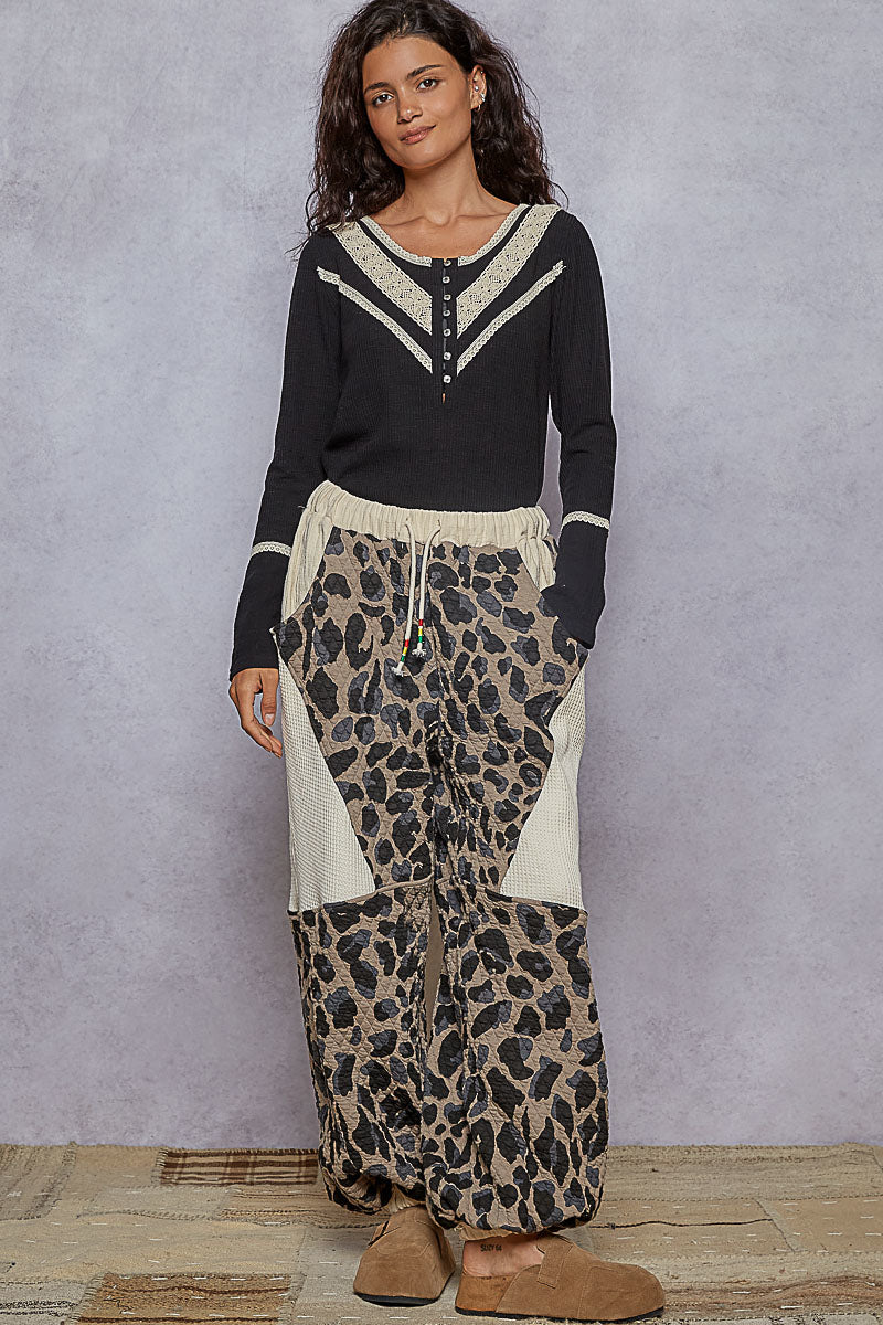 POL Double Gauze Patchwork Quilted Print Knit Pants