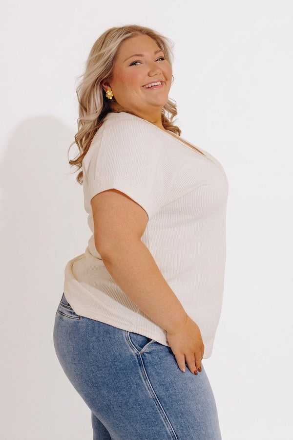 Casual Brunch Ribbed Top in Cream Curves