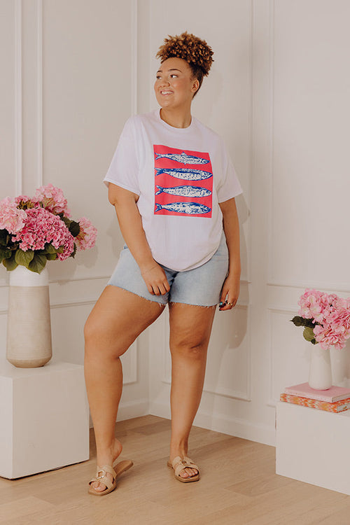 Seaside Market Graphic Tee Curves