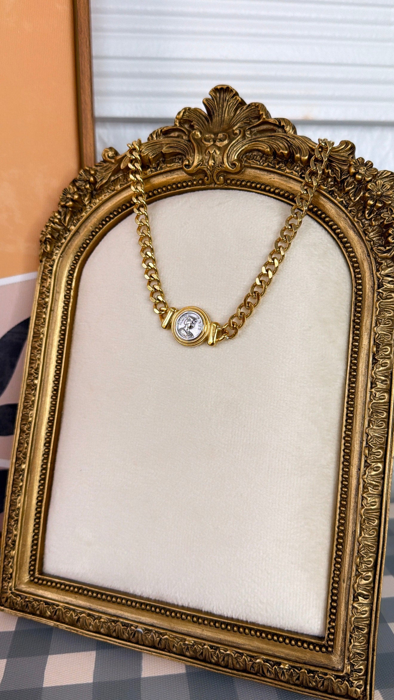 Bella Necklace