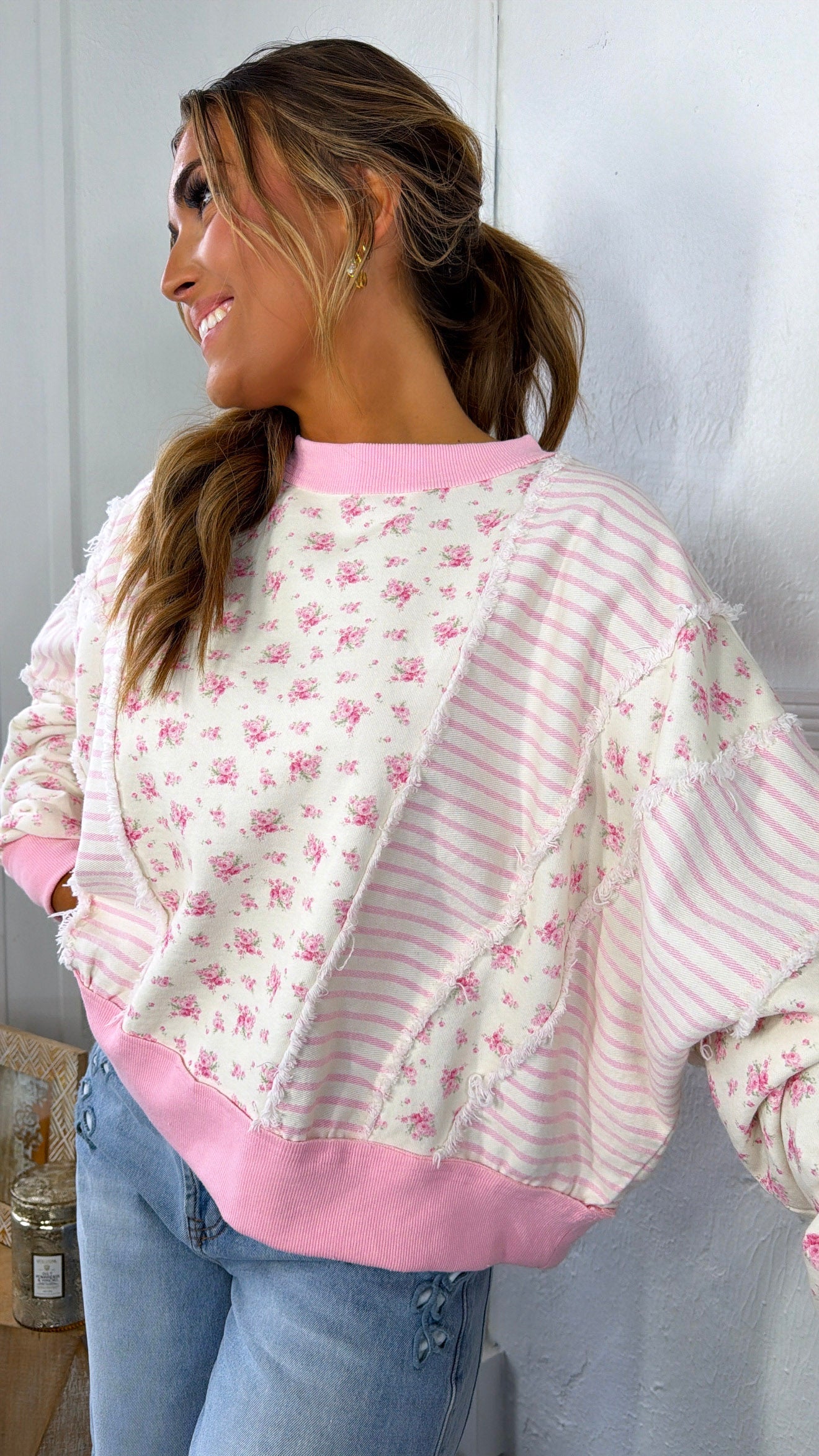 Comfort in Florals Crewneck, Lt. Pink