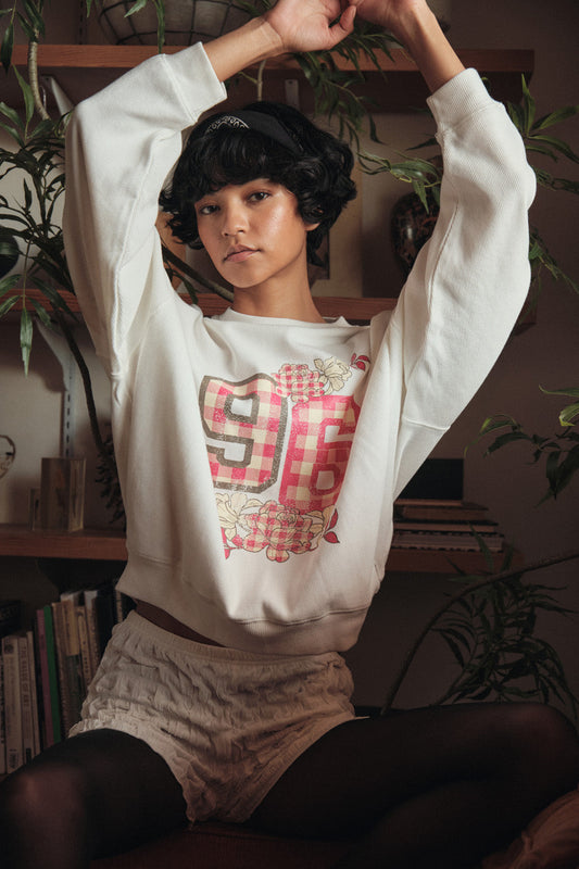 96 Vintage-Print Oversize Thermal Graphic Top