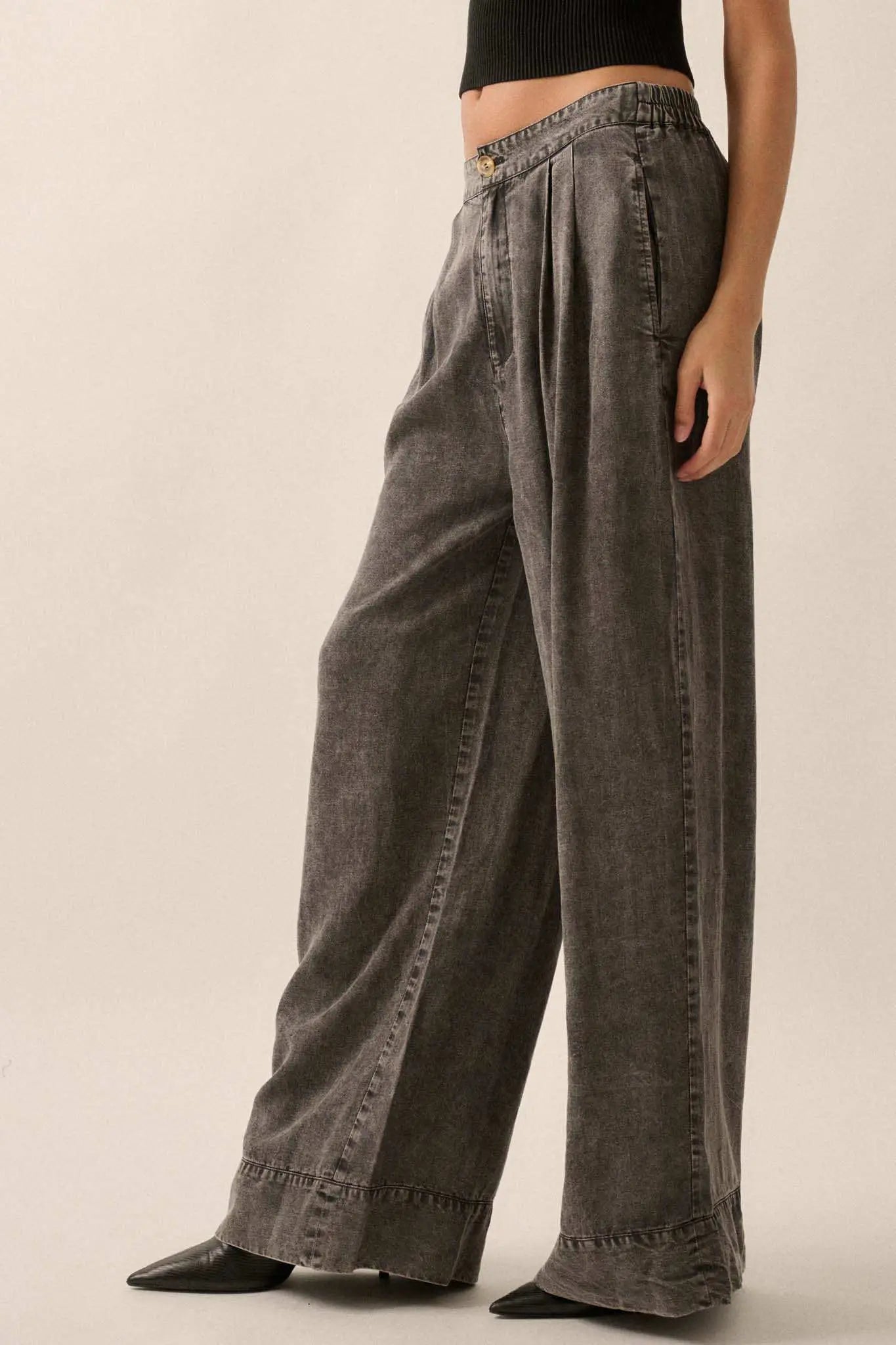 Walk It Off Acid-Wash Denim Pleated Wide-Leg Pants