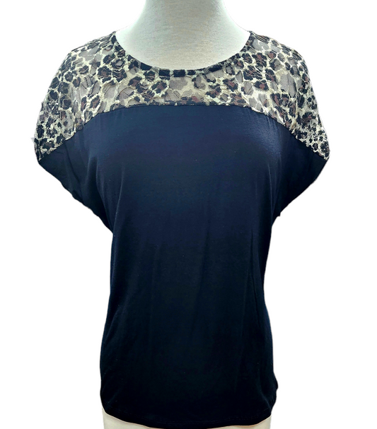 DORMAN SLEEVE WITH ANIMAL PRINT LACE TOP