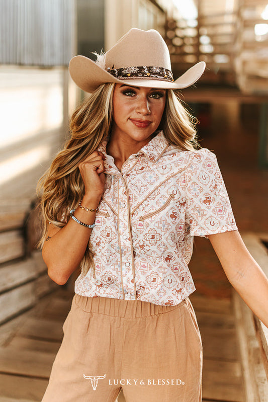 Bandana Contrast Arrow Pearl Snap Puff Sleeve Top
