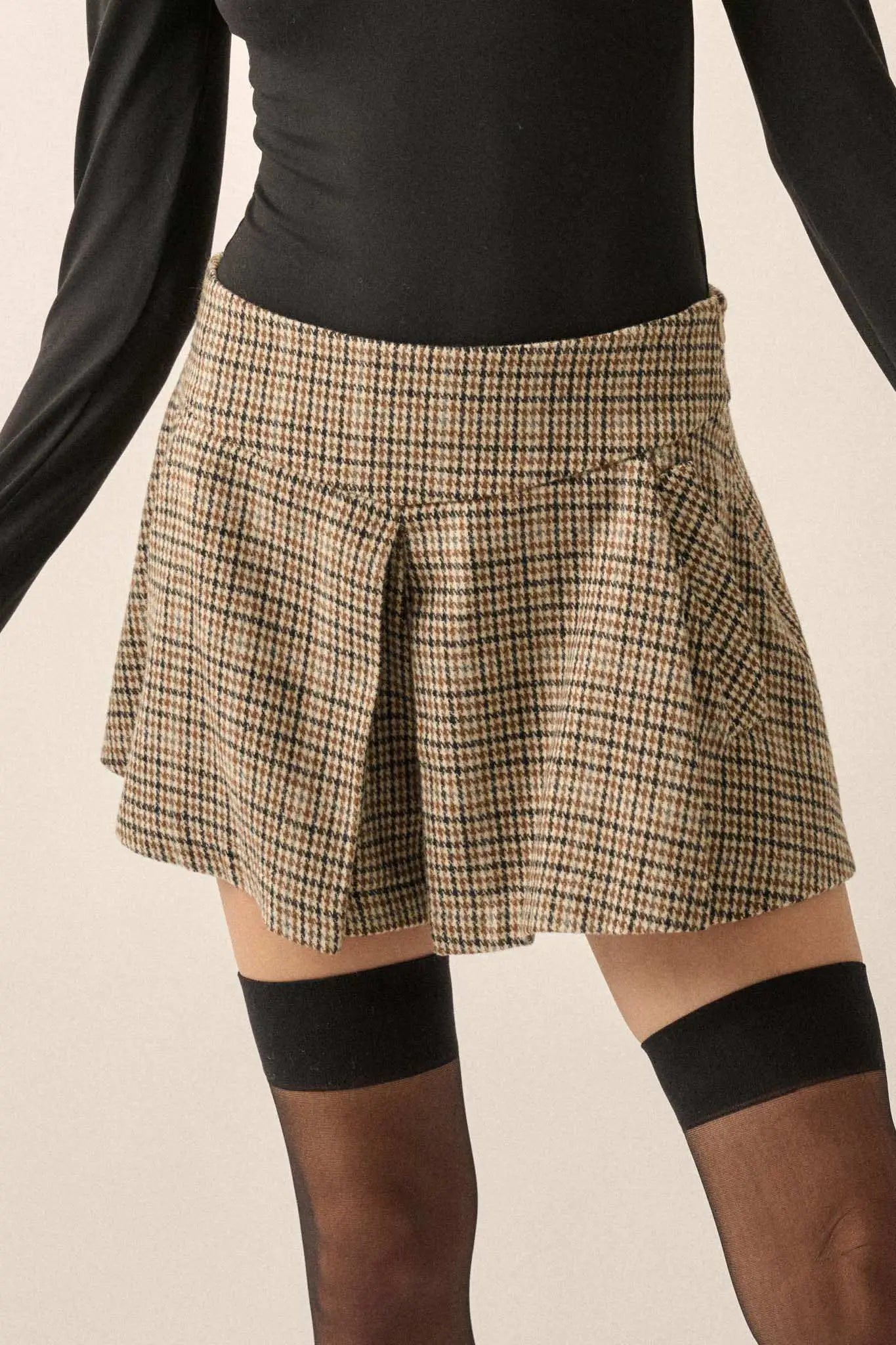 Prep School Houndstooth Plaid Pleated Shorts